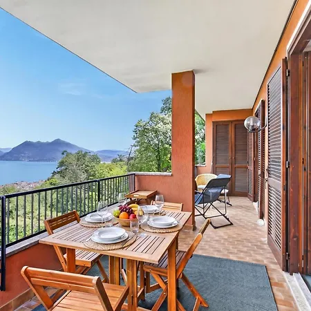 Riflessi Di Luce: Maggiore View Balcony - Happy Stresa