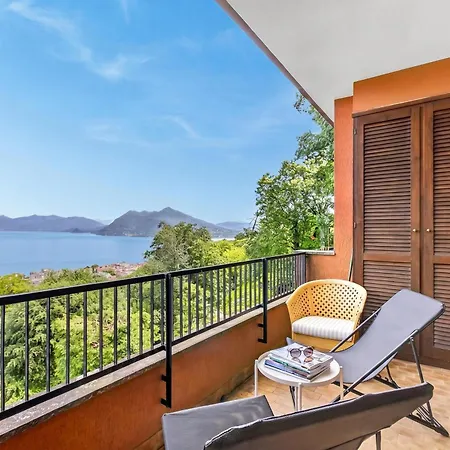 Riflessi Di Luce: Maggiore View Balcony - Happy * Stresa